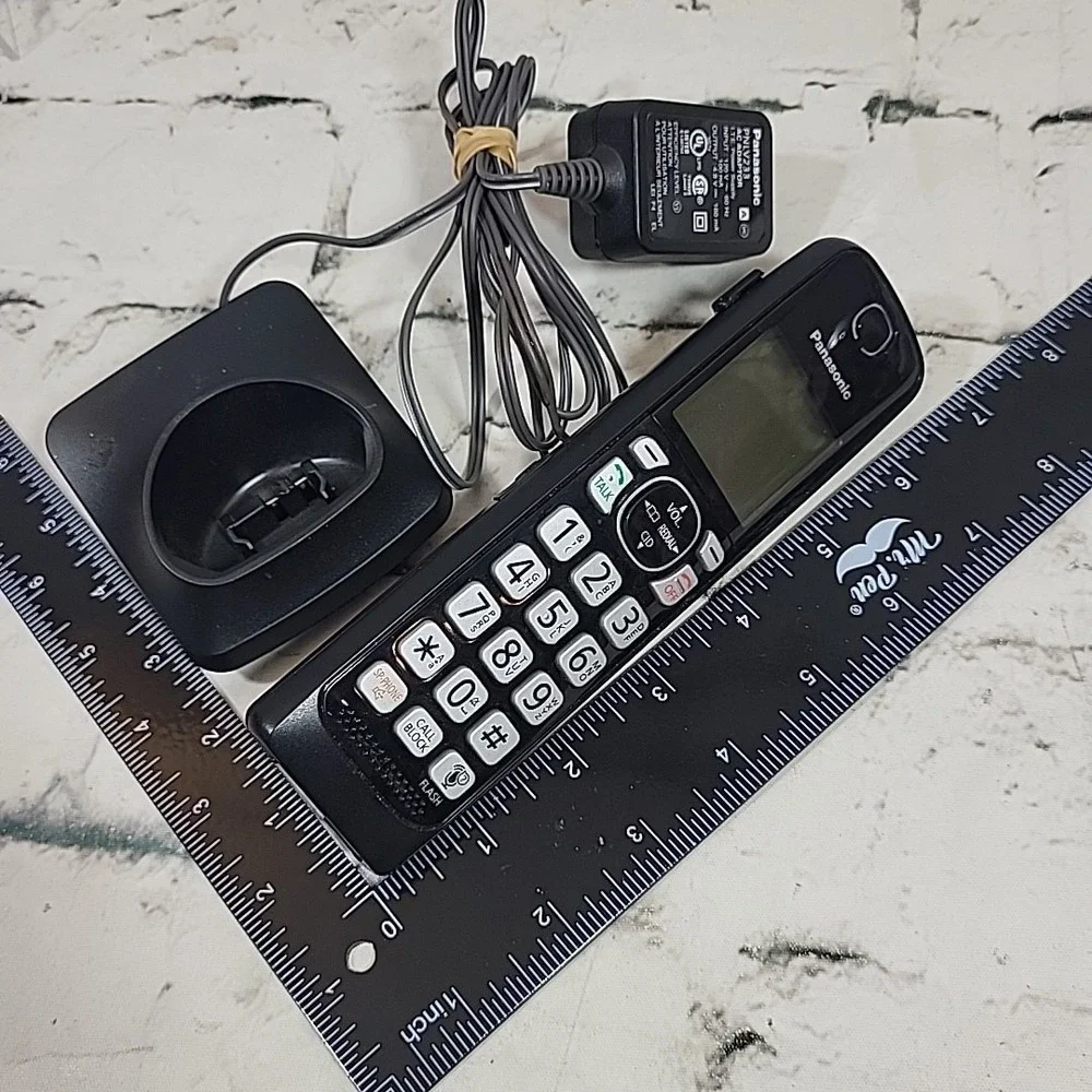 Panasonic KX-TGFA61 Cordless Phone Handset & Charging Base PNLC1078